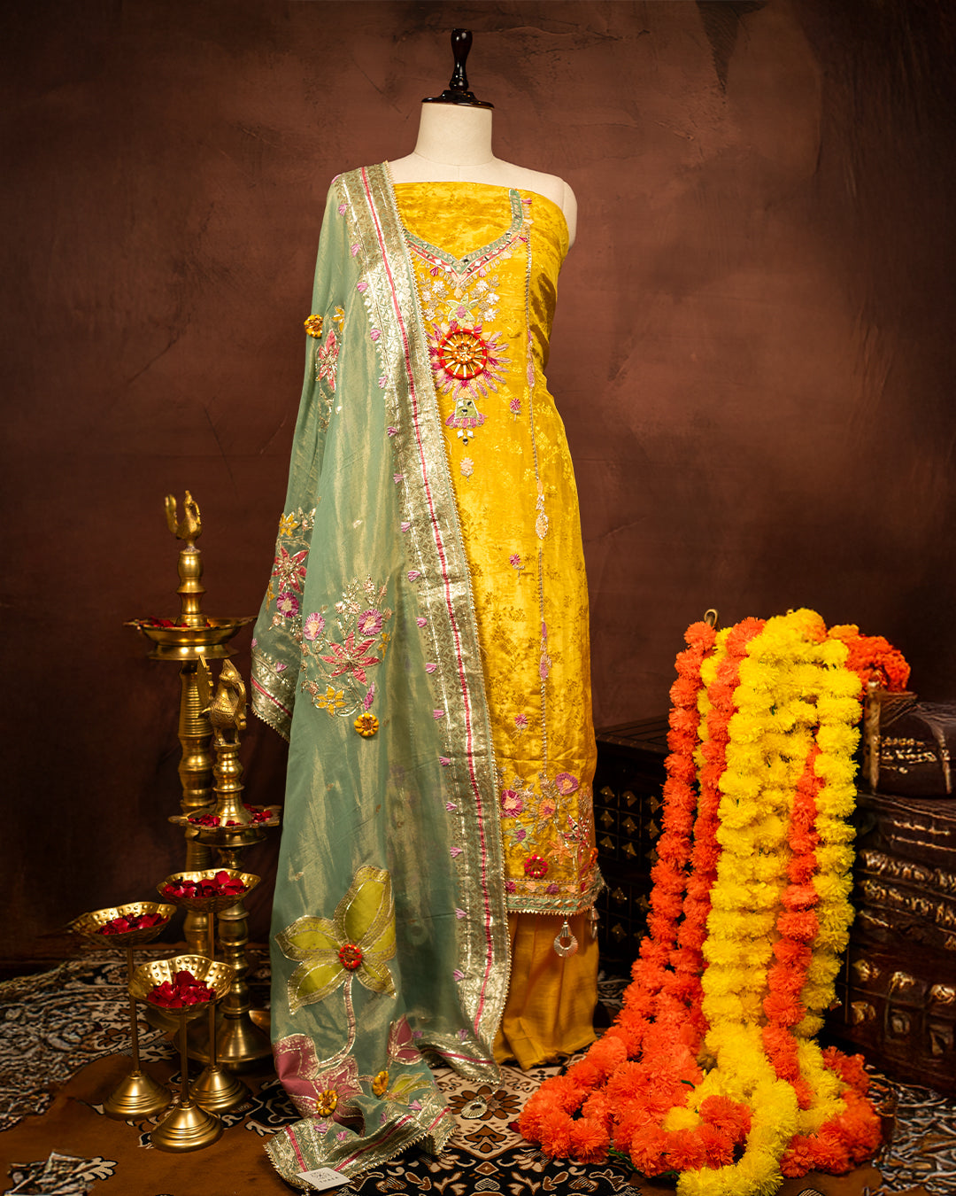 🌟 Radiate Elegance in Yellow and Blue 🌟